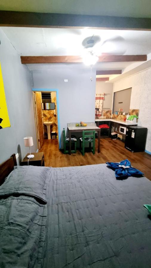 Hostal Henua Roa อังกาโรอา ภายนอก รูปภาพ