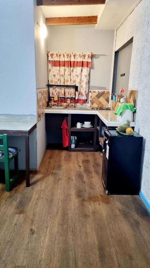 Hostal Henua Roa อังกาโรอา ภายนอก รูปภาพ